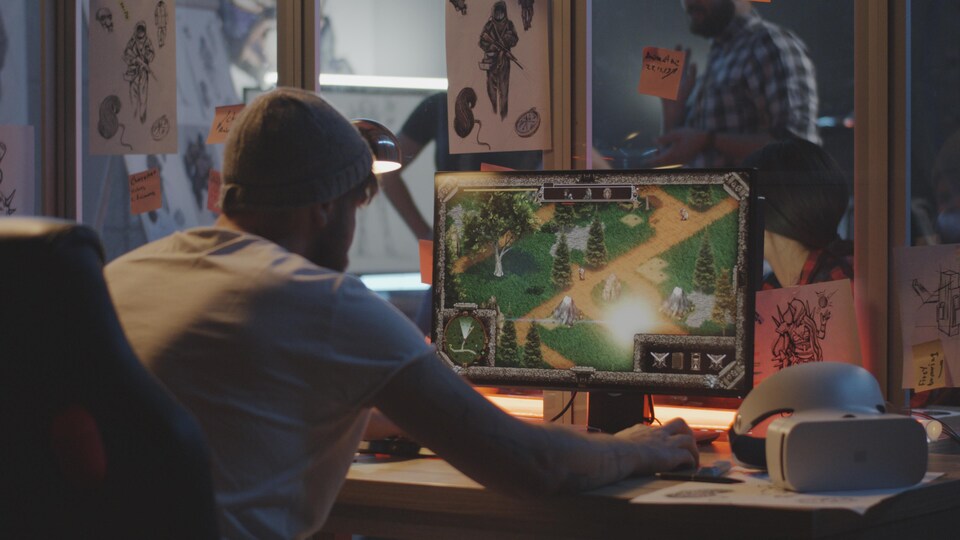Un développeur de jeux.