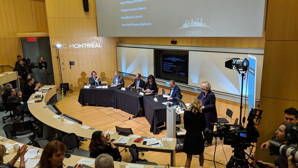 Les participants de la Conférence extraordinaire de Montréal sur l'avenir de la diffusion, de la distribution, de la création et de la production francophones à l'ère numérique.