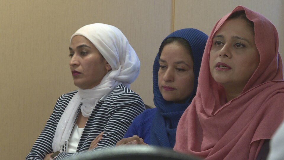 Fozia Alvi, Fizza Rafiq et Sameena Kamran