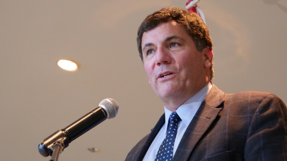 Dominic LeBlanc assiste à sa victoire électorale depuis l’hôpital