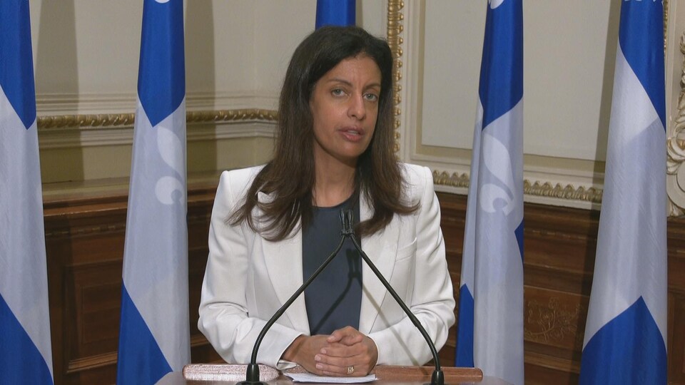 Dominique Anglade en conférence de presse.