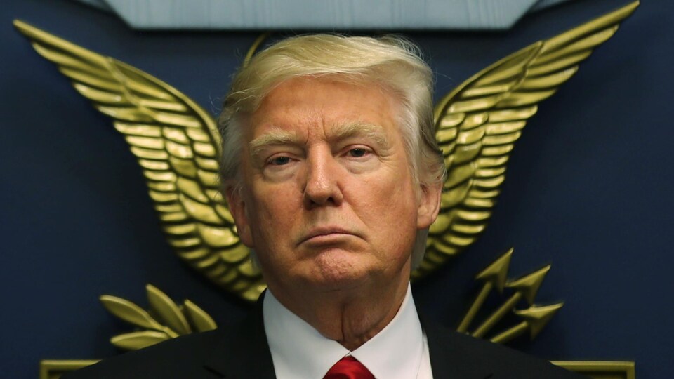 Donald Trump signe un autre décret sur les frontières.