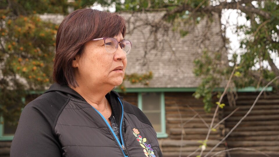 La cheffe de la Première Nation Kwanlin Dün, Doris Bill de profil.