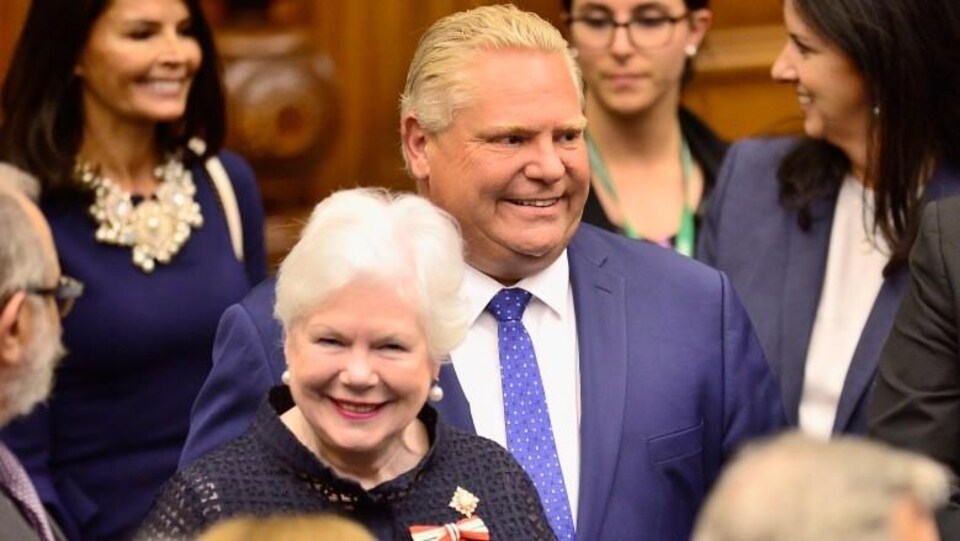 Le premier ministre Doug Ford en compagnie de la lieutenante-gouverneure Elizabeth Dowdeswell.