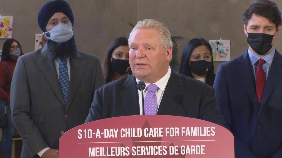 Doug Ford et Justin Trudeau en point de presse.