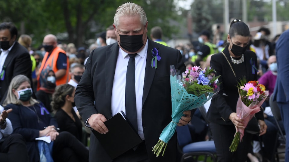 Le premier ministre Doug Ford va déposer des fleurs lors d'une soirée à la mémoire des victimes de l'attaque de London.