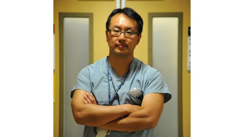 Le portrait d'un docteur en sarrau