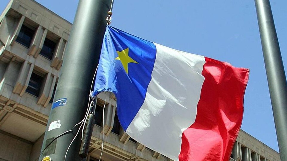 Un drapeau acadien.