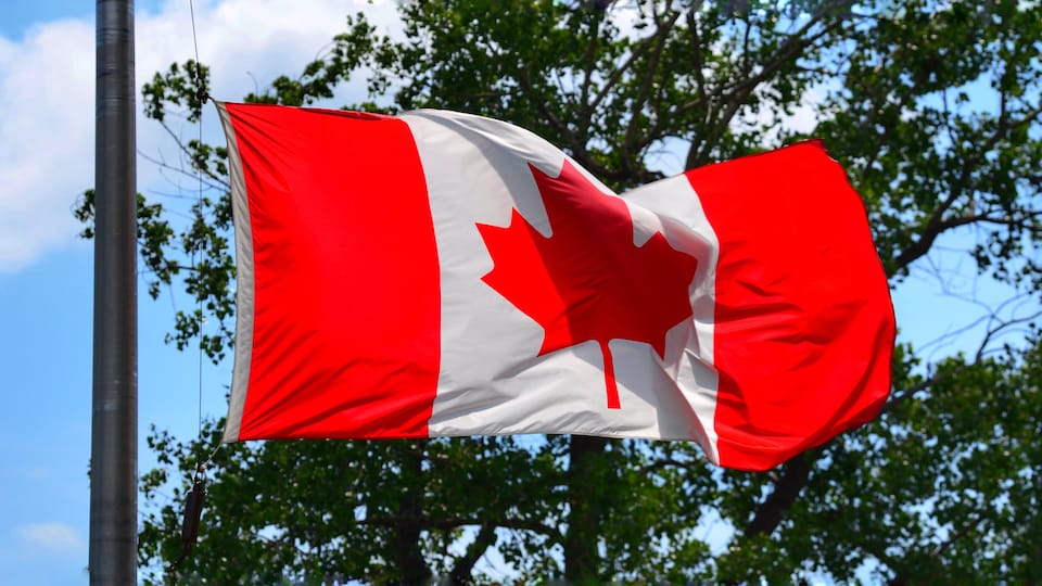 Un drapeau du Canada.