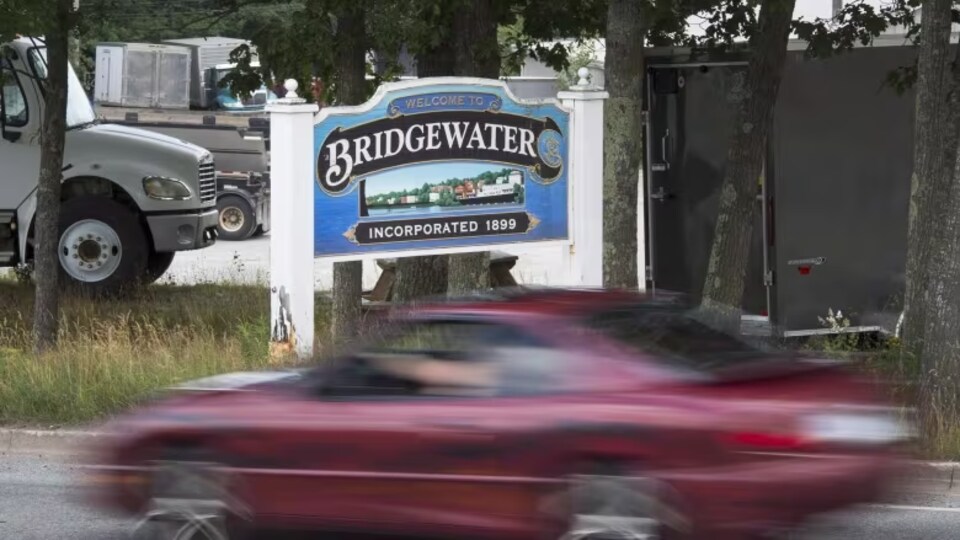 L'affiche d'entrée de la municipalité de Bridgewater, en Nouvelle-Écosse.