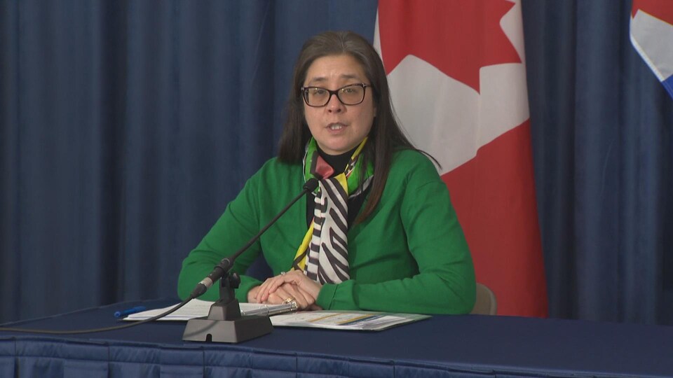 La Dre Eileen de Villa en conférence de presse.
