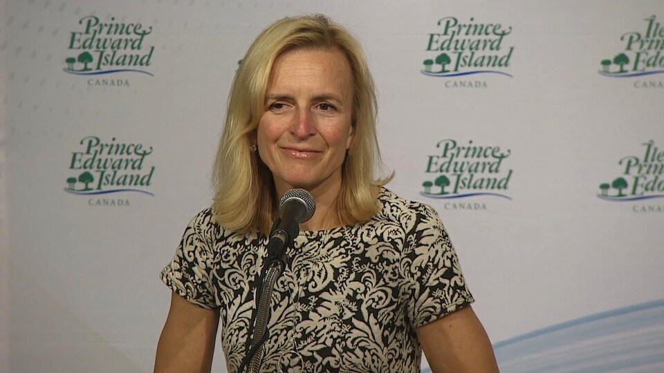 La médecin-hygiéniste en chef de l'Île-du-Prince-Édouard, la Dre Heather Morrison, lors d'un point de presse quotidien le lundi 23 mars 2020.