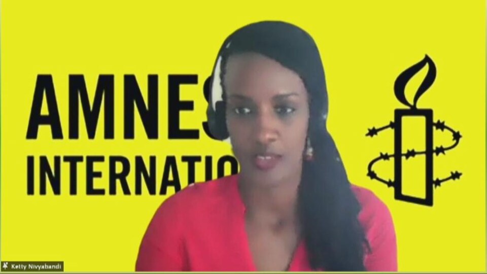 Ketty Nivyabandi en conférence de presse en ligne.