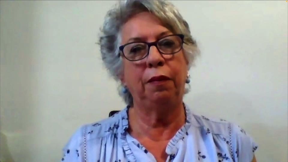 Thérèse Duguay interviewée par vidéoconférence.