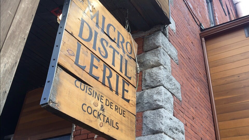 Pancarte de la Microdistillerie, à Sherbrooke.