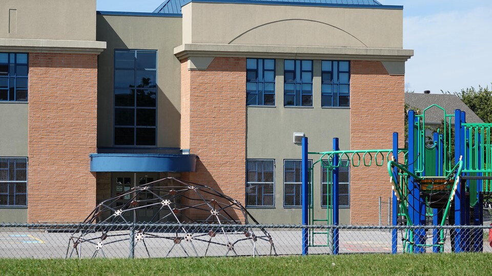 Les écoles du Plateau débordent, une solution à proximité? Radio