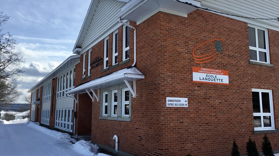 Les élus de Saint-Antonin croient que l'école primaire du village sera bientôt trop petite pour le nombre d'élèves inscrits.