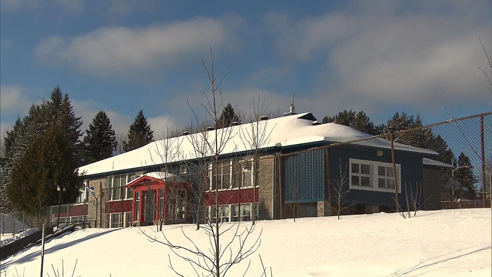 Les écoles primaires des Laurentides débordent RadioCanada.ca