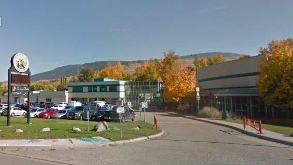 L'École secondaire GeorgeElliot.