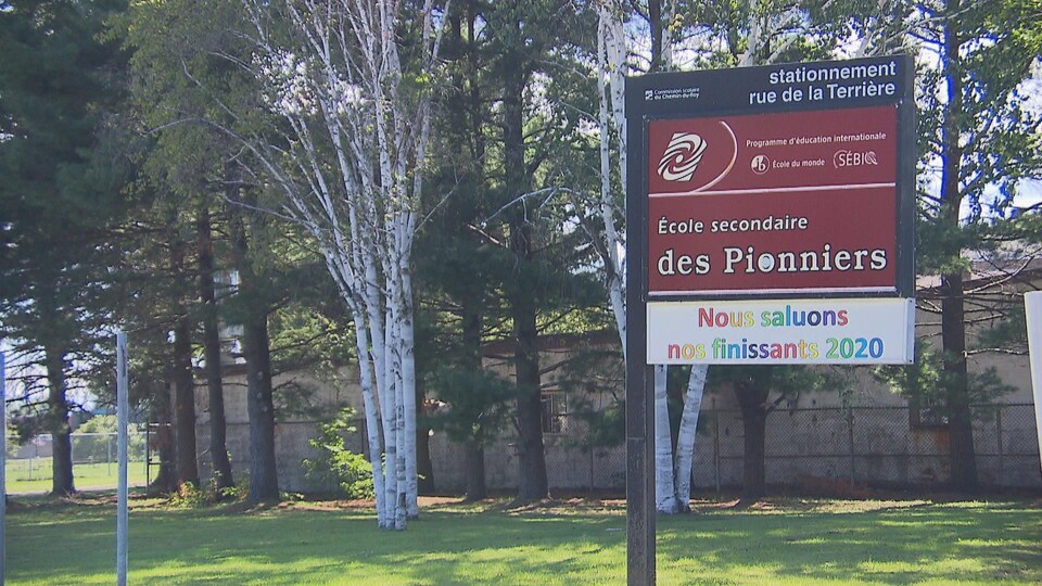 Moins de cours en personne que prévu dans une école secondaire de Trois