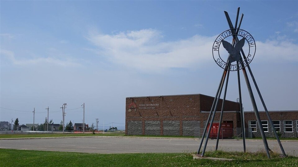 École secondaire Manikanetish