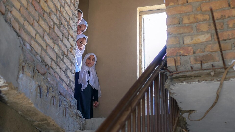 Des filles dans une école afghane.