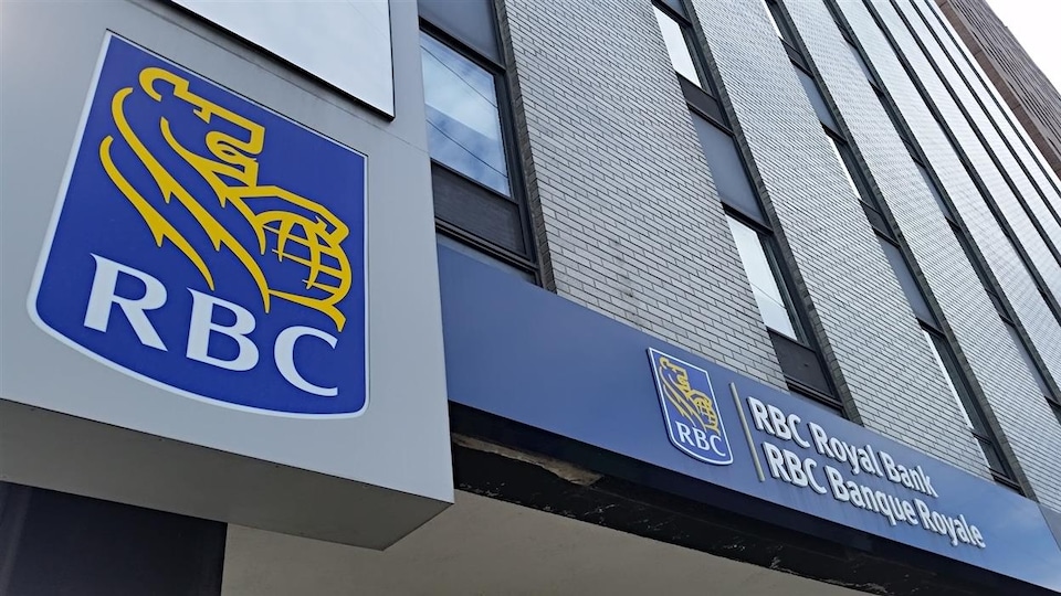 La façade d'une succursale de la Banque Royale du Canada (RBC), rue Elgin, à Ottawa.