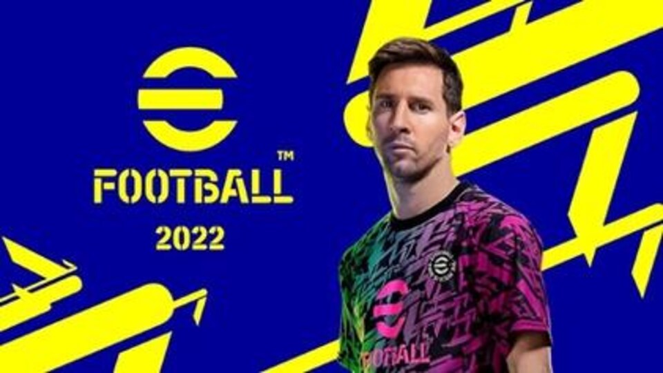 Le joueur de soccer Lionel Messi apparaît devant un écran présentant le jeu «eFootball 2022».