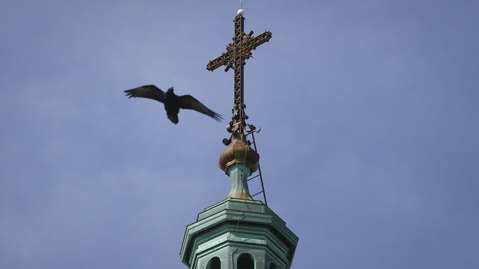Un clocher d'église.