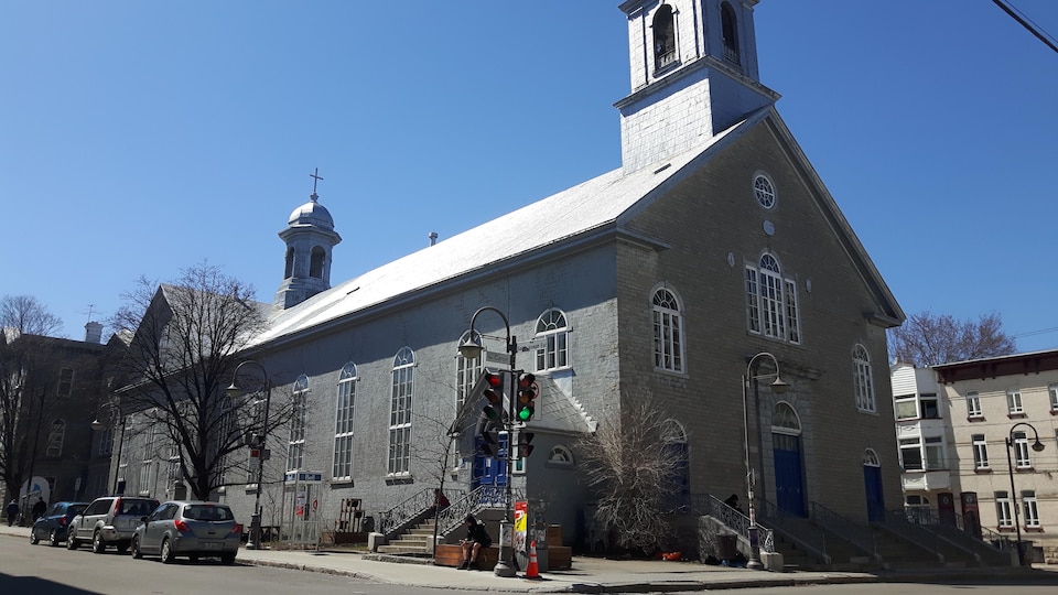 L'église Notre-Dame-de-Jacques-Cartier, vue à partie de la rue Saint-Joseph à Québec