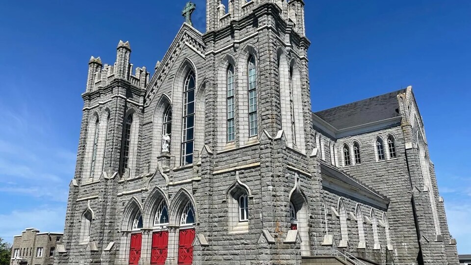 Vue extérieure de l'église Saint-Bernard, de la communauté acadienne du comté de Digby.