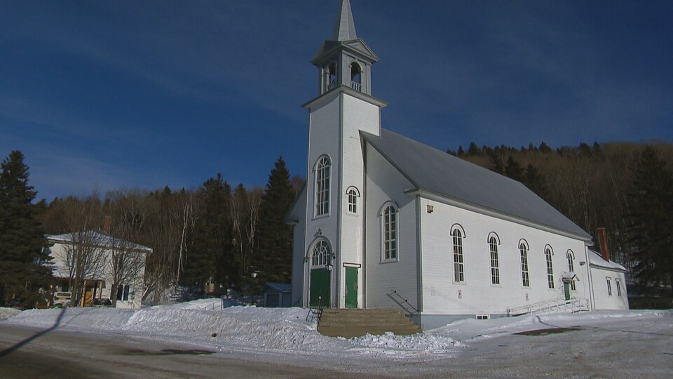 L'église de Rivière-Trois-Pistoles en hiver