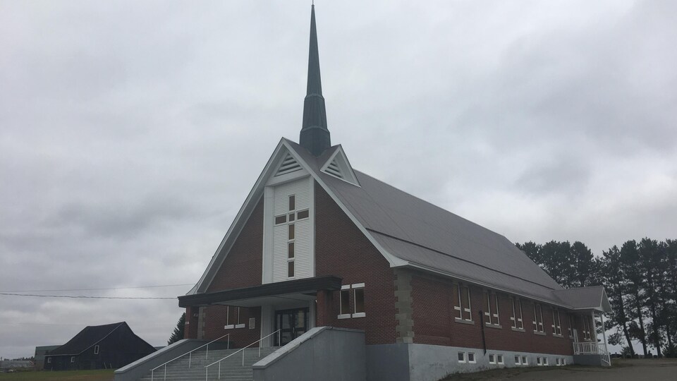 Façade de l'église de Rivière-Verte.