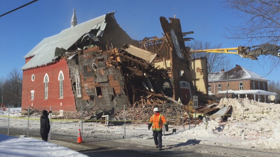 L'église pendant la démolition