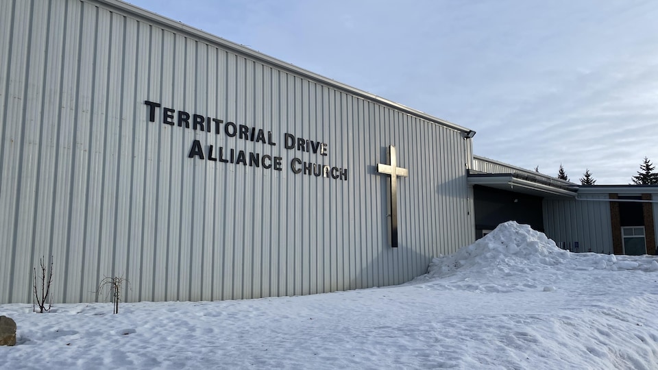 Un bingo de drag queens suscite la controverse à North Battleford RadioCanada.ca