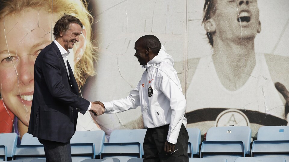 Eliud Kipchoge: le Kényan prêt pour son incroyable défi ! Eliud Kipchoge: le Kényan prêt pour son incroyable défi !