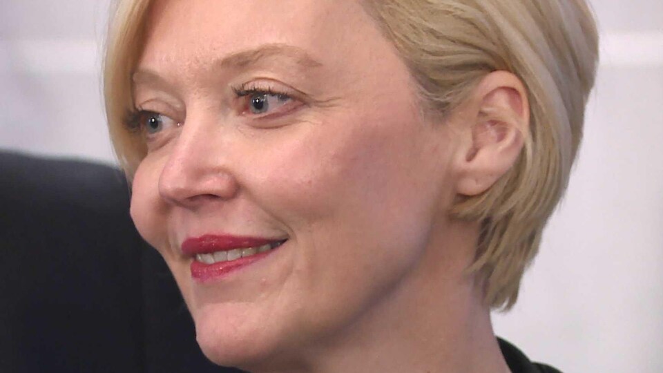 Elizabeth Smith-McCrossin.