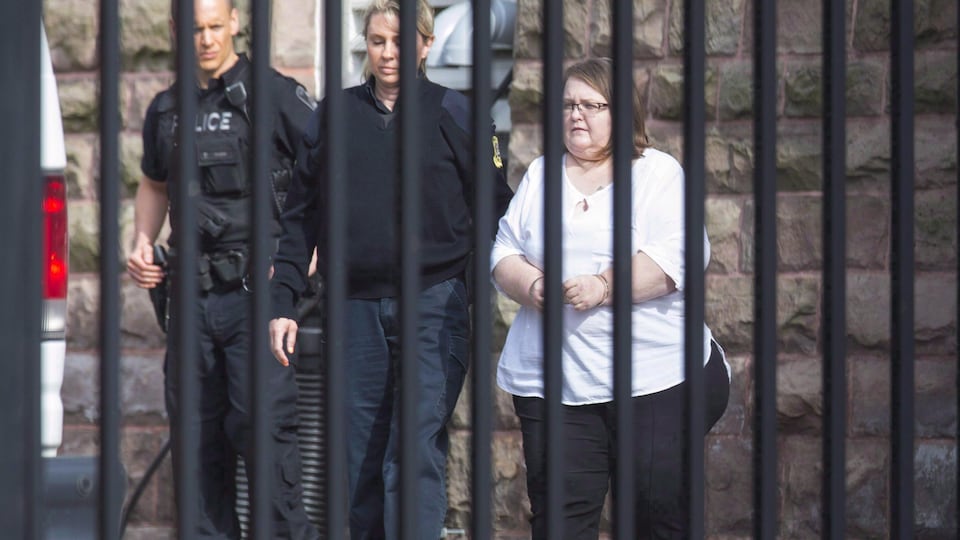 A former Ontario nurse who murdered eight seniors in her care is expected to appear at a sentencing hearing in Woodstock, Ont., today. Elizabeth Wettlaufer is escorted from the Provincial courthouse in Woodstock, Ont., on Thursday, June 1, 2017. THE CANADIAN PRESS/Peter Power