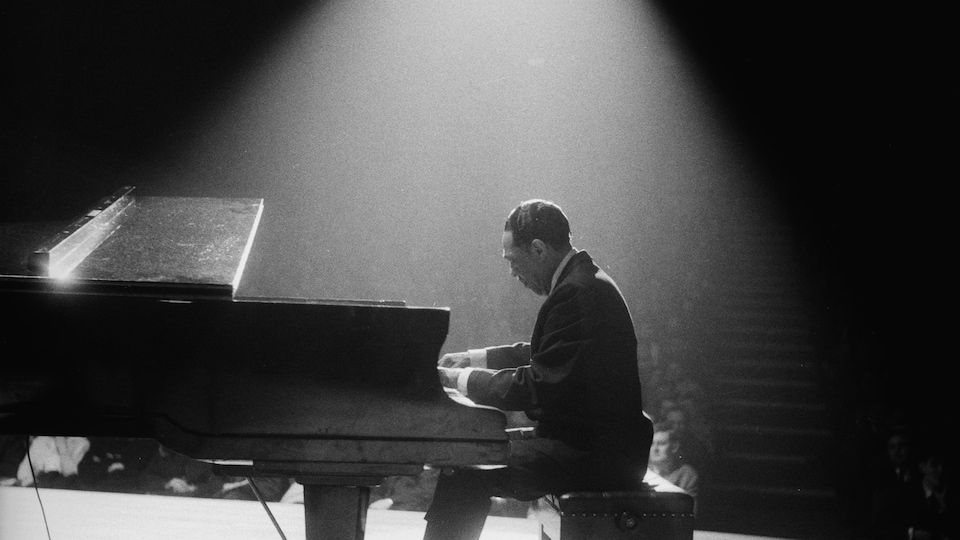 Duke Ellington en concert en Angleterre le 10 février 1963