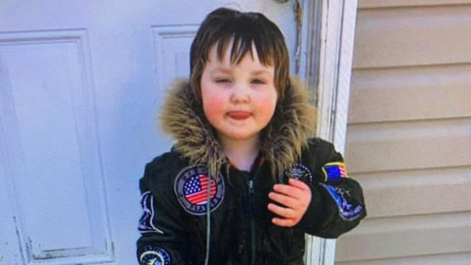 Photo d'un enfant de trois ans.