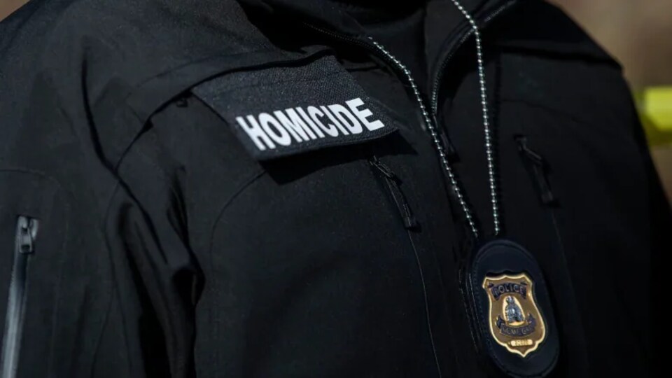 L'uniforme d'un policier.