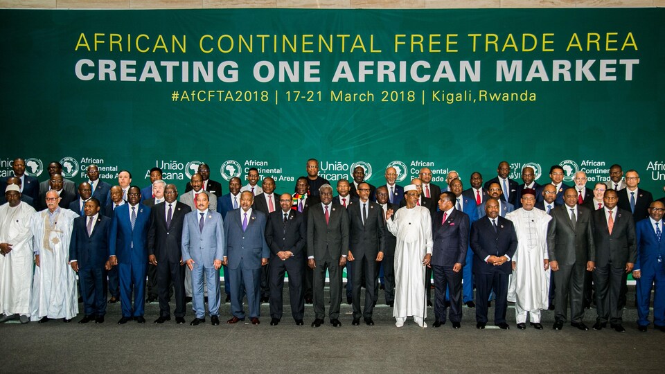 Les dirigeants des pays signataires de l'entente pour établir une zone de libre-échange en Afrique posaient à la suite du sommet de l'Union africaine à Kigali au Rwanda.