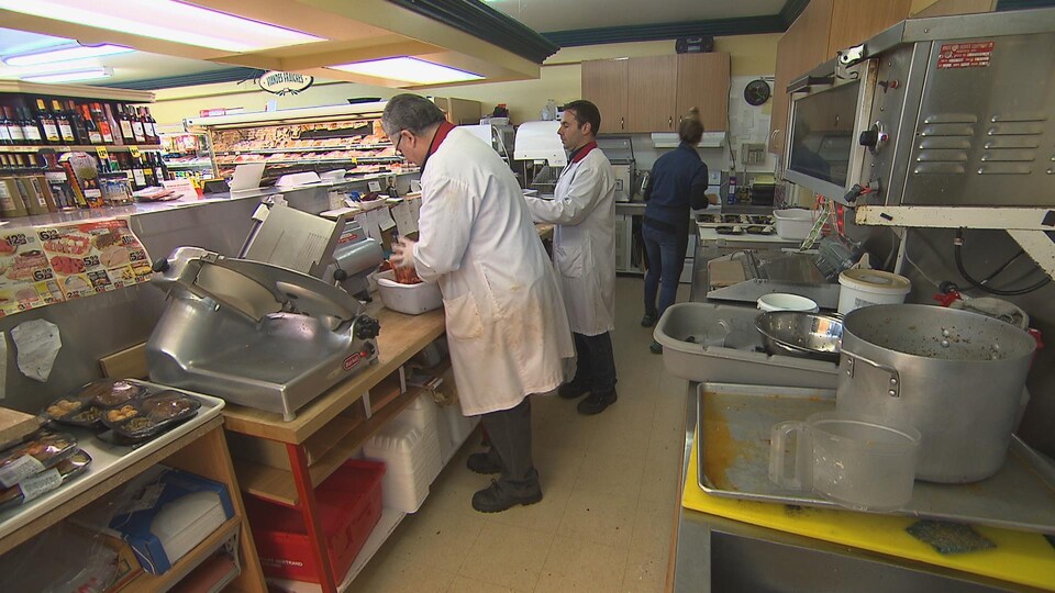 À l'intérieur de l'Épicerie Lafond à Nicolet, au Centre-du-Québec.