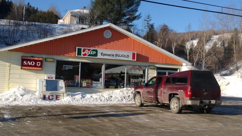 Des commerces gaspésiens profitent de la fermeture des frontières du NouveauBrunswick Radio