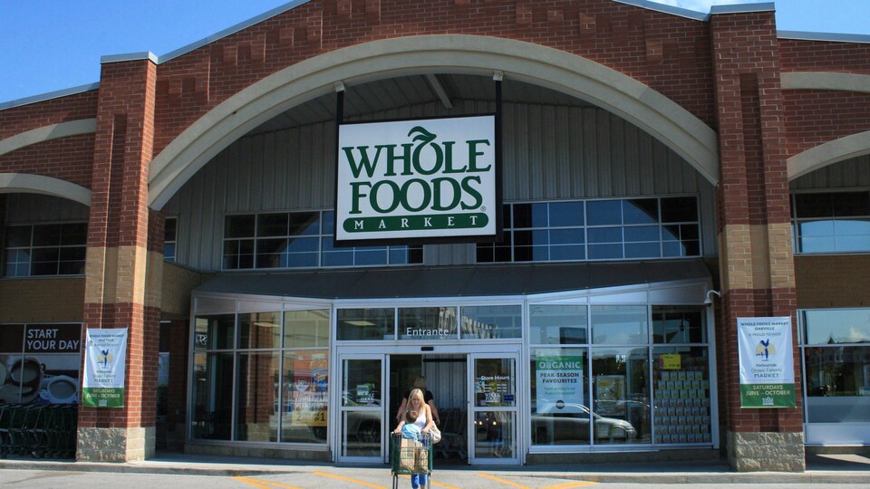 Une épicerie Whole Foods Market à Oakville, en Ontario