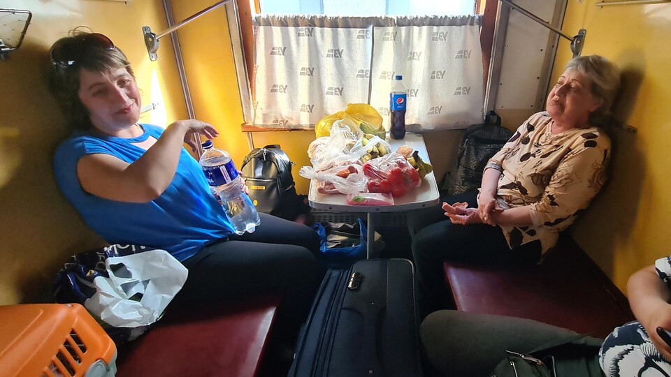 Train passengers before leaving.