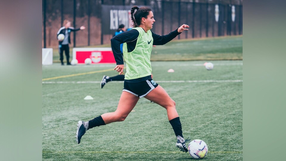 Évelyne Viens lors du camp d'entraînement du FC Sky Blue du New Jersey