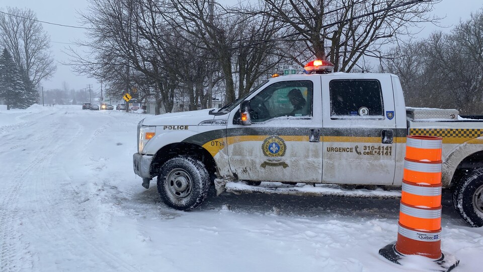 Explosion à SaintRochdel’Achigan la neige complique les recherches