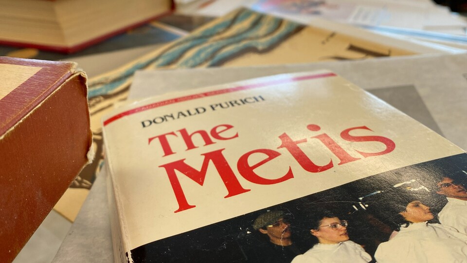 Des livres sur l'histoire des Métis. 