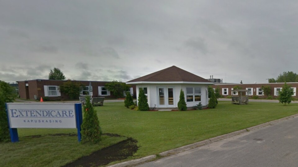 Une vue extérieur du foyer Extendicare de Kapuskasing.
